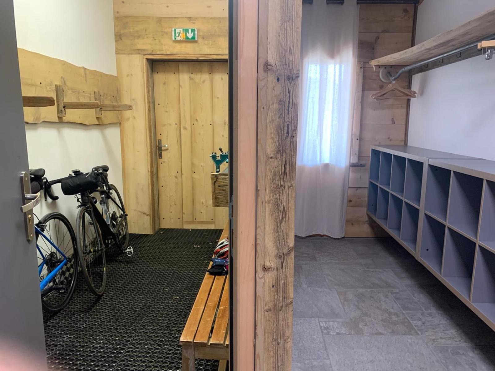 CHALET HOTEL La TUVIERE BIKE INN Saint-Jean-de-Maurienne Ngoại thất bức ảnh